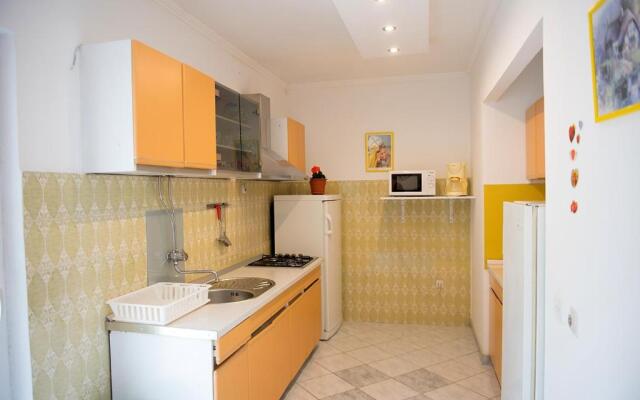 Apts&rooms Robi-50m from beach