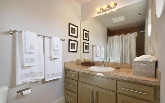 Austin Family Townhome with Yard by RedAwning