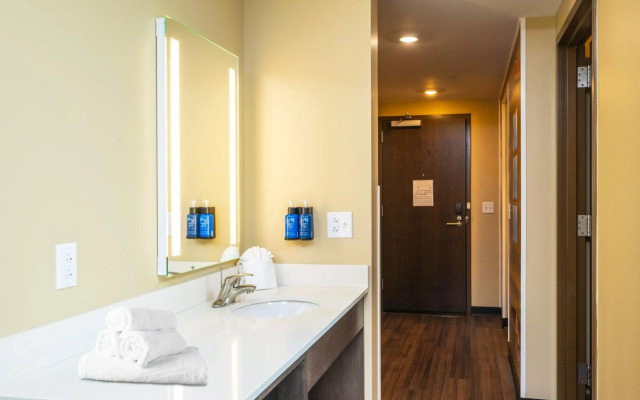 Country Cascades Waterpark Resort