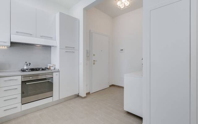 Trastevere White Apartment