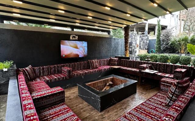 Fifty Three Otel