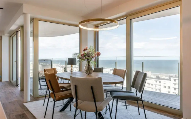 Spacious Apartment With Huge Terrace With sea View
