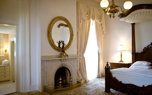 Dunleith Historic Inn