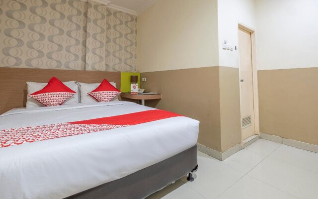 Urbanview Hotel Capital Makassar