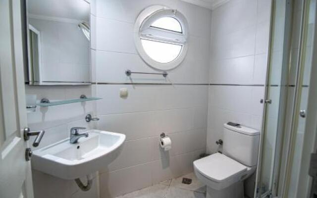 Sunset Beach Club Aqualettings mermaid 37