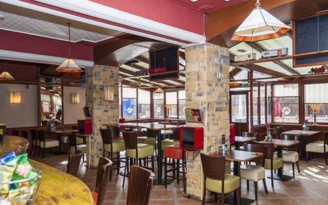 Rowantree Hotel