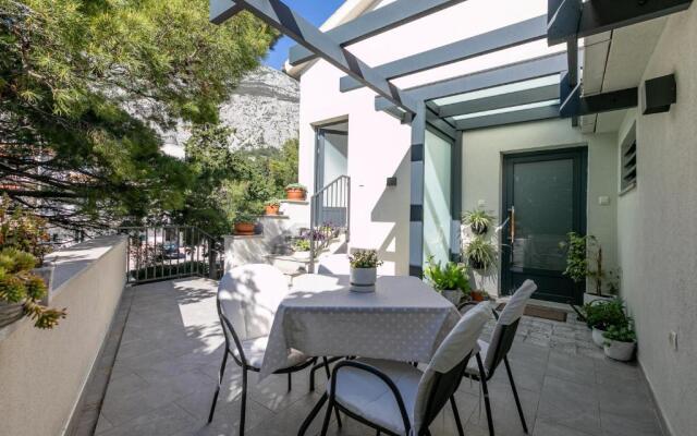 4+1 apartment in the city centre, near the beach