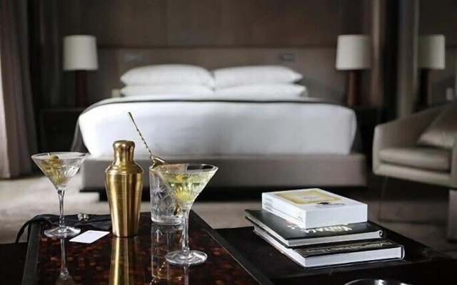 The Knickerbocker Hotel