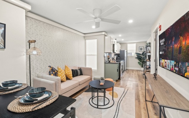 1BR Passyunk AveStunner-Perfect Location