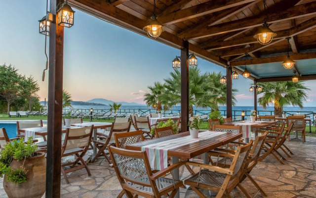 Windmill Bay Hotel