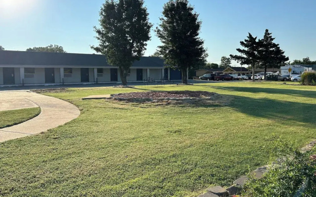 Motel 6 Ponca City, OK