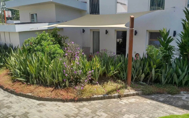 Red Mango Apartment Hotel