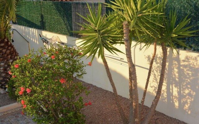 Large Villa With Private Pool and Five Bedrooms in Benijofar