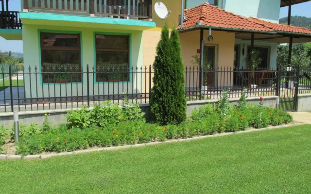 Pri Orehite Guesthouse