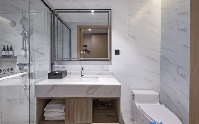 Qiuguo Hotel X(Guangzhou Baiyun International Airport T1 Branch)