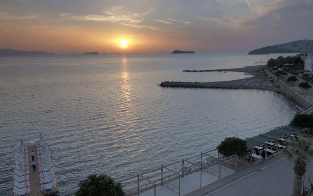 Dragut Point North Hotel