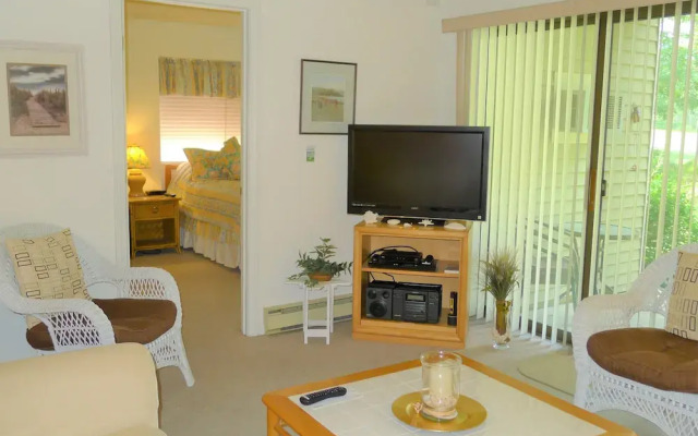 96 Eaton - 2 Bedroom Condo