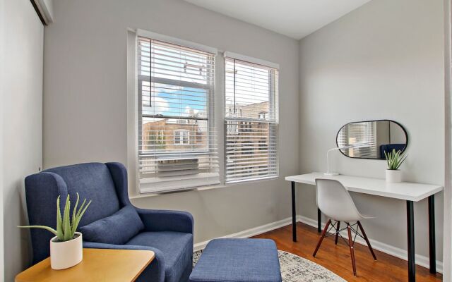 Classic & Charming 2BR Apt in Lincoln