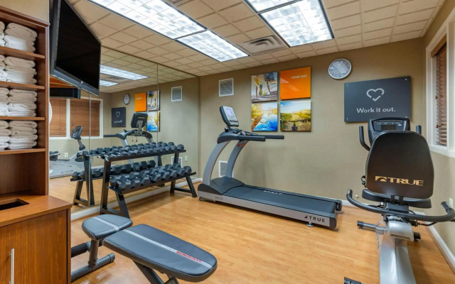 Holiday Inn Express and Suites Leesburg Historic District by IHG