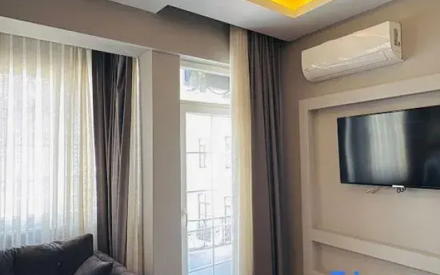 Takism Square - Studio 301