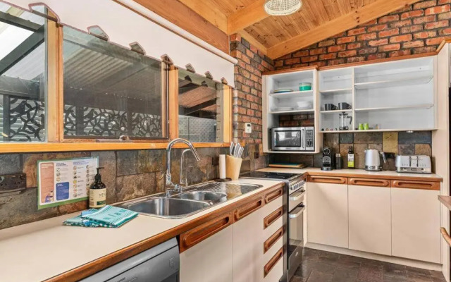 Black Pearl ~ Industrial-Chic in Silver Sands