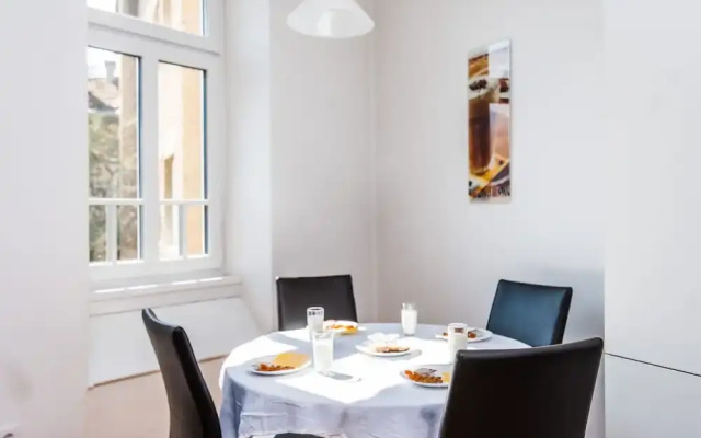 2Bdr Apartment With The Balcony View-Best Location