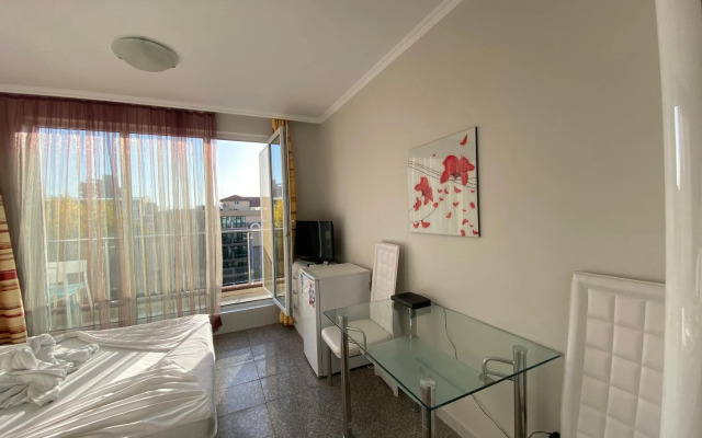 Private Cozy Studio Admiral Plaza C52