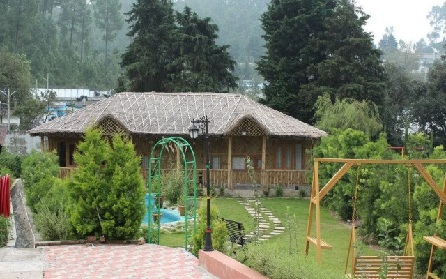 Hotel UNA Comfort Misty Oak By OYO Rooms
