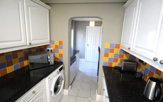 Large 3 Bed Bungalow - Beautiful Refurb - Garden