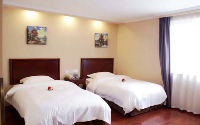 GreenTree Inn Huainan FengTai ZhongShan (N) Road Express Hotel