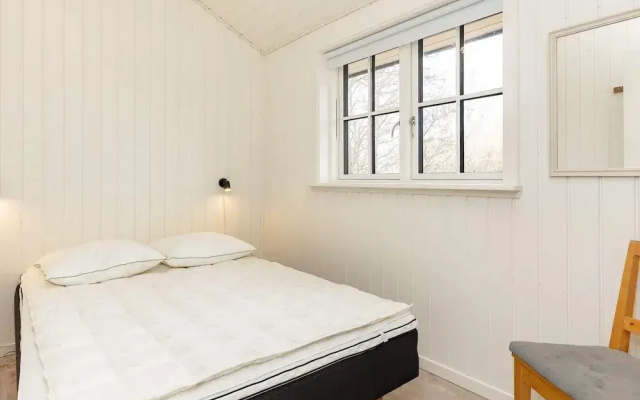 6 Person Holiday Home in Martofte