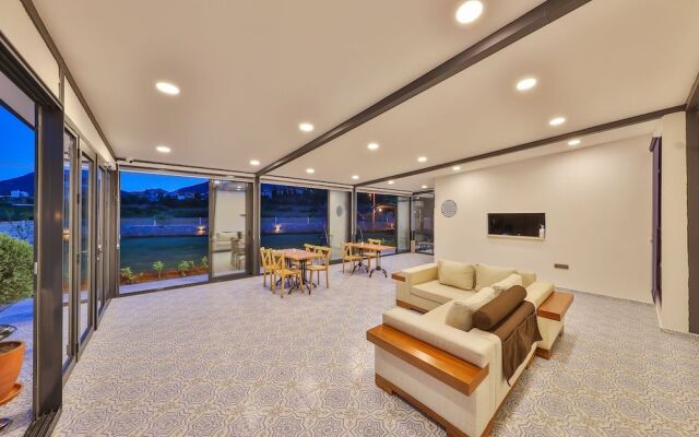 Thomas Suites Datca