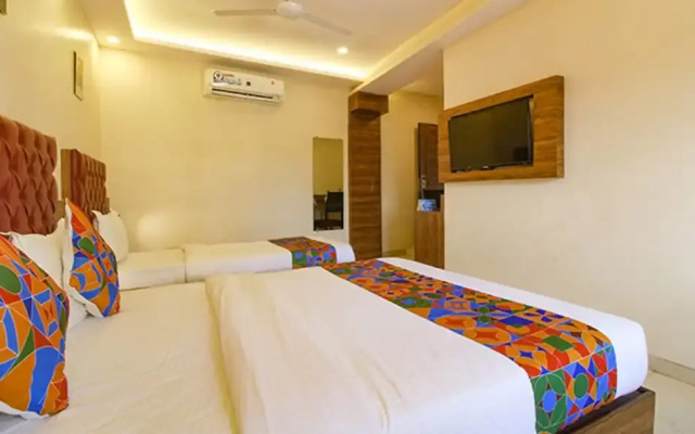 Hotel peninsula suites mumbai