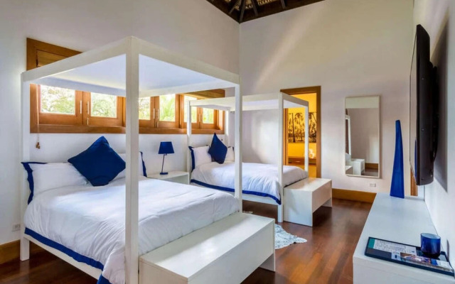 Sunny Vacation Villa 65