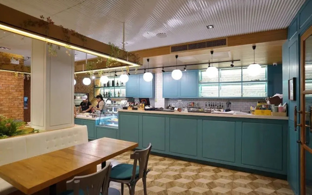 Blooming Hill Boutique Suites