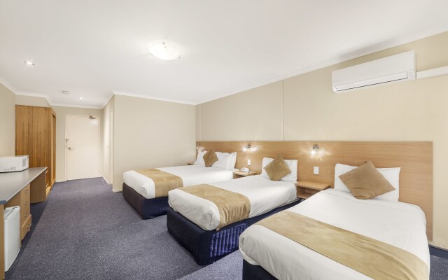 Ciloms Airport Lodge