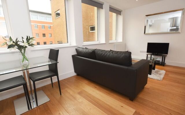 Celador Apartments - Sussex House Serviced Apartments
