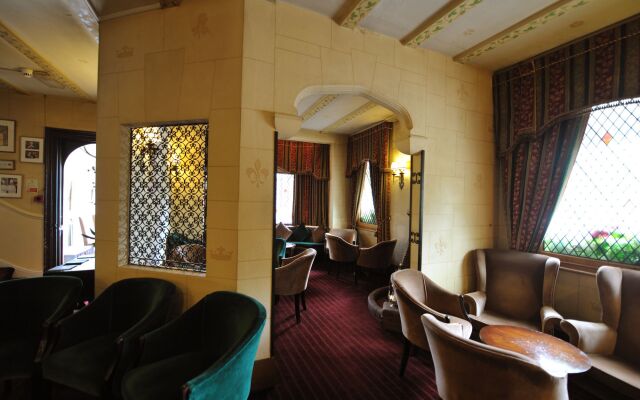 French Horn Hotel