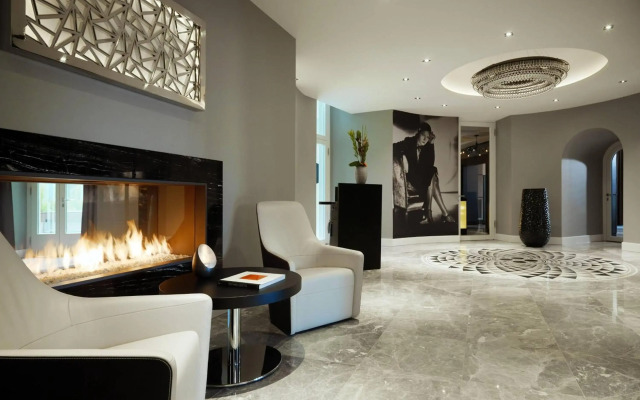 Roomers Berlin Steinplatz, Autograph Collection