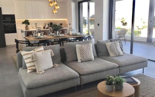 The View Luxury Vacation Apartment 5