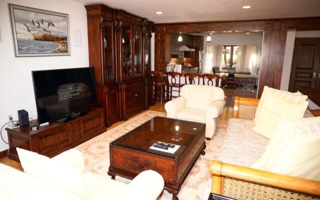 Woodrun V Town House