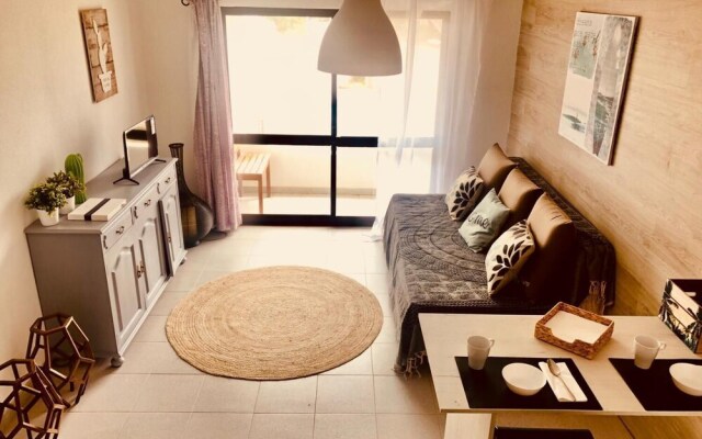 Cosy T1 at Vale Centianes Beach
