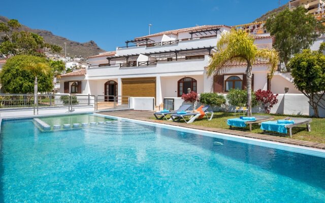 2 Charming Villa,Huge Terraces,Pool,Garden,Seaview