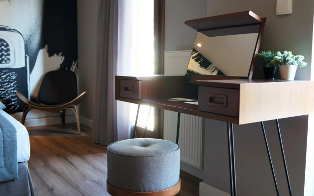 Apollon Library Suites