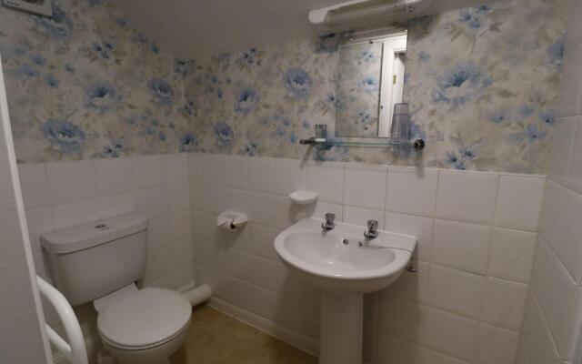 Raincliffe Hotel