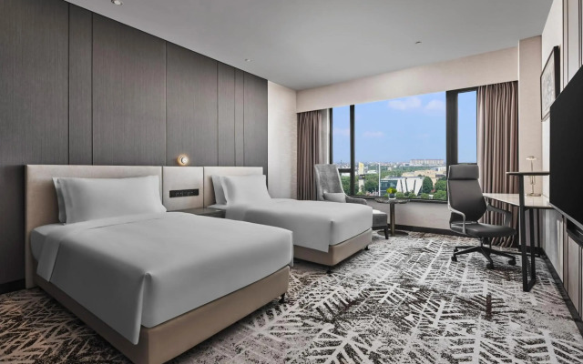 Отель Crowne Plaza Shanghai Jinshan 