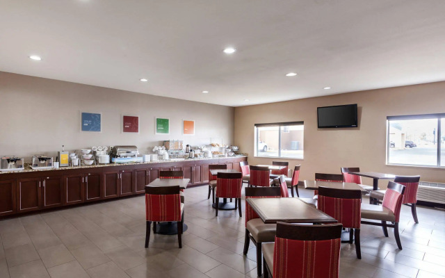 Comfort Suites Lincoln North