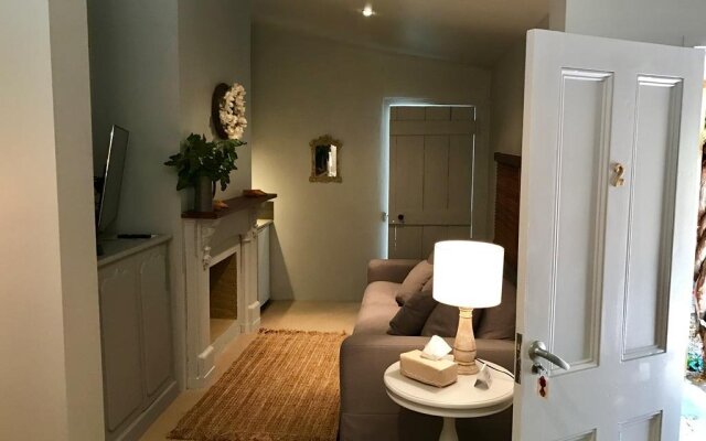 Fig Cafe and Accommodation