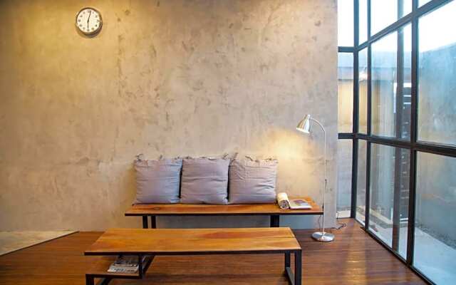 Flores Passport House