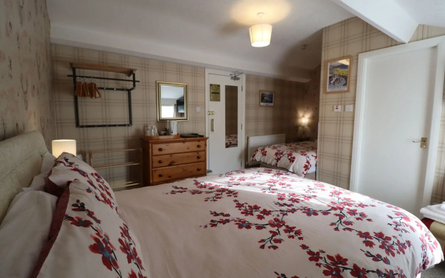 Raincliffe Hotel